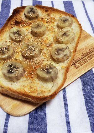 ローストキヌアとバナナの香ばしトースト-レシピのメイン写真