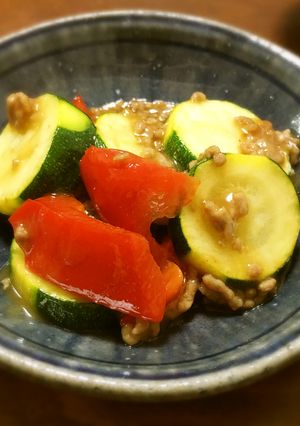 ズッキーニとパプリカのひき肉炒め-レシピのメイン写真