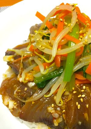鰹のビビンバ風丼-レシピのメイン写真