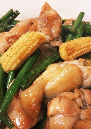夏バテ知らず! 鶏モモとニンニクの芽炒め-レシピのメイン写真