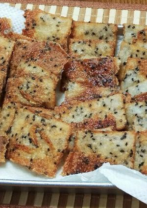 失敗したご飯をリメイクで胡麻せんべいに♪-レシピのメイン写真