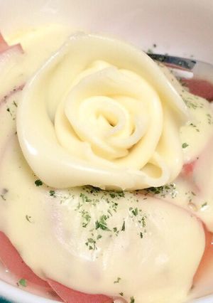 スライスチーズ1枚で簡単お花♡チーズバラ-レシピのメイン写真