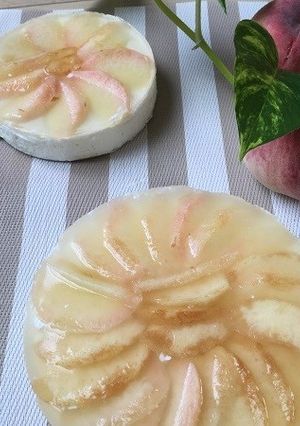 旬の桃を使ってニ層のレアーチーズケーキ-レシピのメイン写真