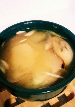 簡単旨味たっぷり茄子と干し椎茸のお味噌汁-レシピのメイン写真