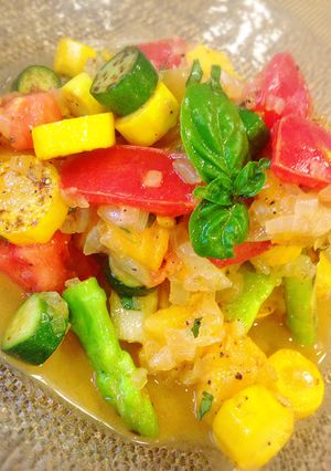 玉ねぎたっぷり♪彩り野菜マリネ風サラダ-レシピのメイン写真