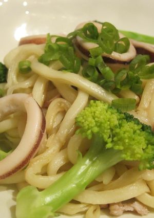 イカとブロッコリーのバター焼うどん-レシピのメイン写真