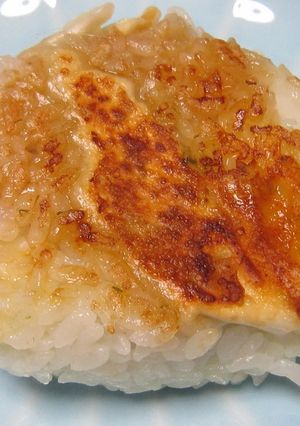 餃子入り焼きおにぎり-レシピのメイン写真