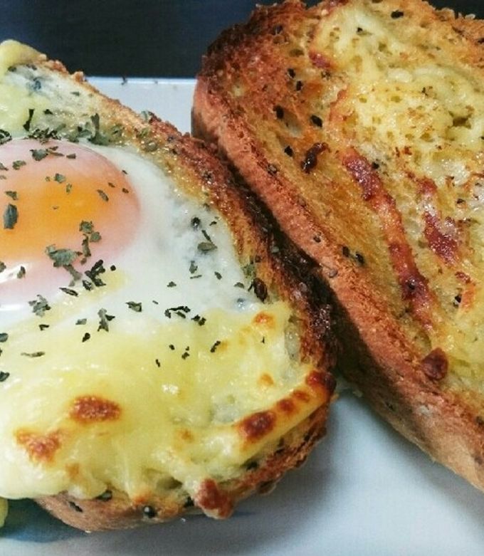 簡単ゴマパンで作る半熟卵のせトースト-レシピのメイン写真
