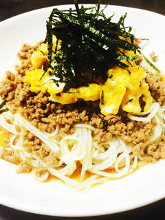余ったそぼろで温そうめん-レシピのメイン写真