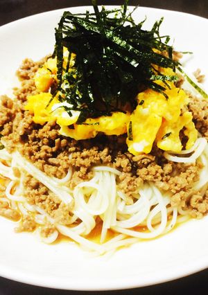 余ったそぼろで温そうめん-レシピのメイン写真