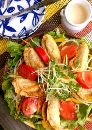 女子にも嬉し♡揚げ餃子と７種野菜のサラダ-レシピのメイン写真