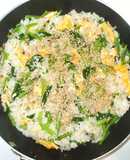 卵と小松菜の簡単チャーハン♪野菜残りご飯