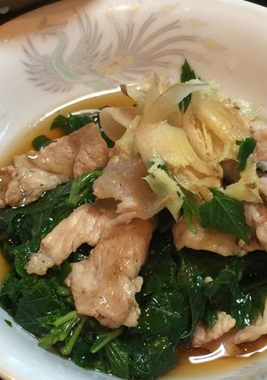 モロヘイヤ茹でて、豚肉焼いて麺つゆで-レシピのメイン写真