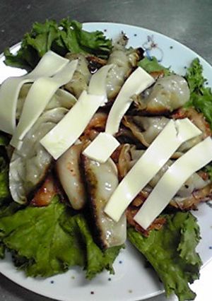 餃子のキムチレタス巻きチーズかけ-レシピのメイン写真