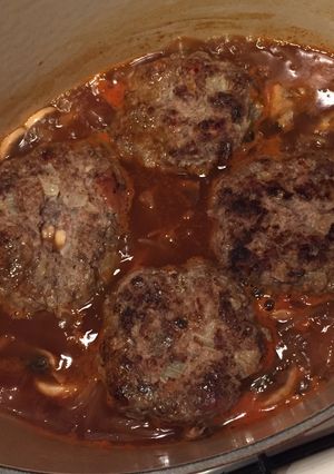 ルクルーゼて簡単やわらか煮込みハンバーグ-レシピのメイン写真
