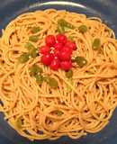 ぐみの実とミズと青山椒の全粒粉パスタ