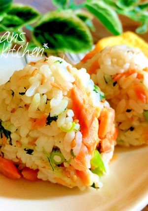 ✿春菊ナムルと焼鮭のおにぎり✿-レシピのメイン写真