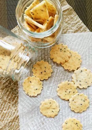 お豆腐で簡単☆米粉のパリパリクラッカー。-レシピのメイン写真