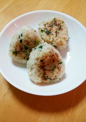 しらすたっぷり焼おにぎり-レシピのメイン写真