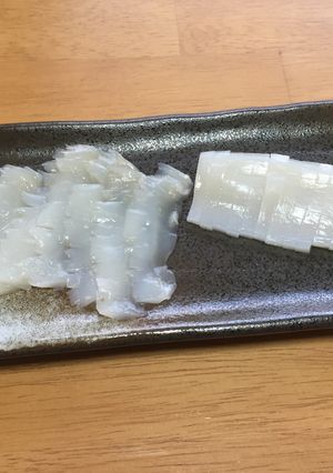 肝醤油で食べるイカ刺し-レシピのメイン写真