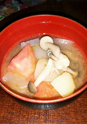 トマトと豚肉の味噌汁-レシピのメイン写真