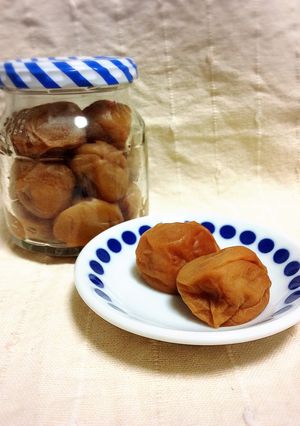 脂肪燃焼&疲労回復 レンジで焼き梅干し-レシピのメイン写真