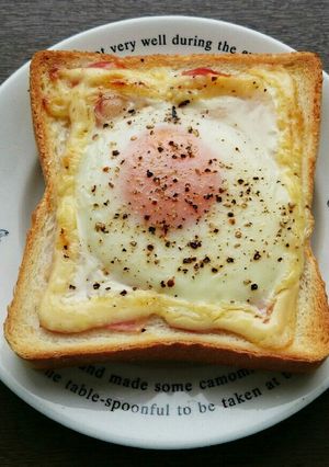 半熟目玉焼きベーコンマヨネーズトースト♡-レシピのメイン写真