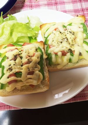 アボカド＆オニオン＆サーモントースト♬-レシピのメイン写真