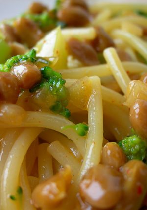 納豆　キムチ　卵の濃厚パスタ-レシピのメイン写真