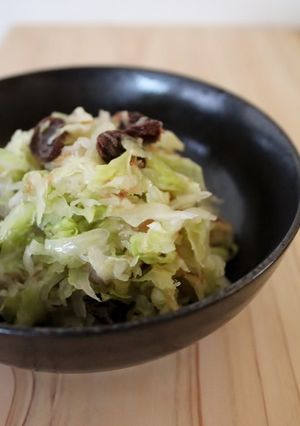 白梅酢と鰹節が決め手♪キャベツのサラダ-レシピのメイン写真