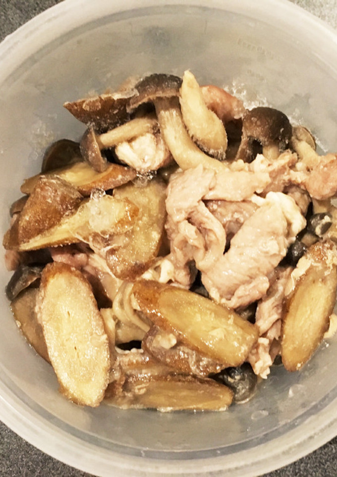 豚肉とごぼうの丼モノ-レシピのメイン写真
