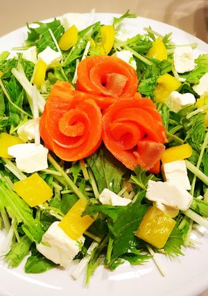クリームチーズとサーモン薔薇サラダ-レシピのメイン写真