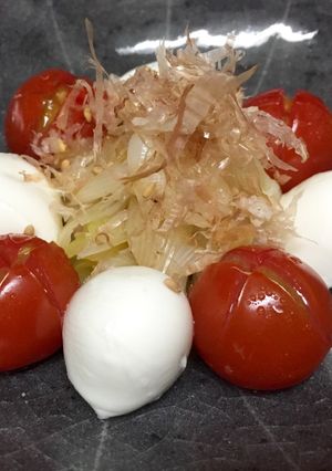 くたくたネギとトマトのおかかポン酢和え-レシピのメイン写真