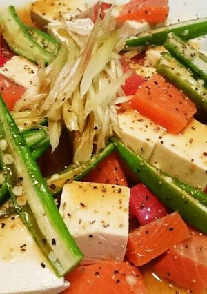 サーモン.オクラ.豆腐の彩りサラダ-レシピのメイン写真