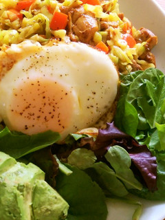 キヌアと鶏キャベカレー炒めでカフェごはん-レシピのメイン写真