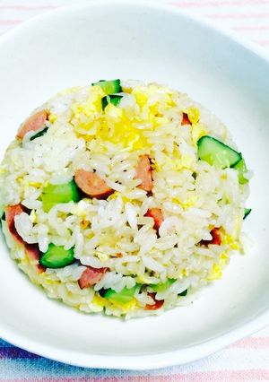 【 胡瓜とウインナーの炒飯♪】-レシピのメイン写真