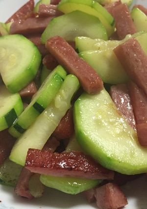 ズッキーニとスパムのうま塩炒め！-レシピのメイン写真