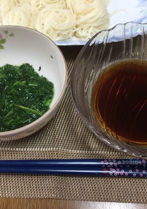 冷うどん（素麺）のつゆにモロヘイヤＩＮ-レシピのメイン写真