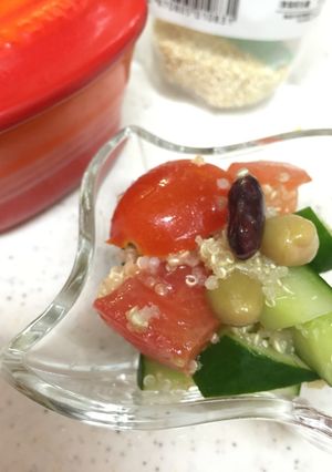 キヌアと角切り野菜のサラダ-レシピのメイン写真