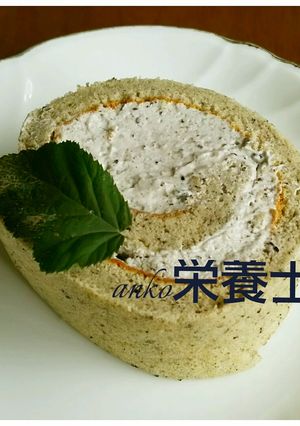 ★簡単絶品♪黒胡麻ロールケーキ-レシピのメイン写真