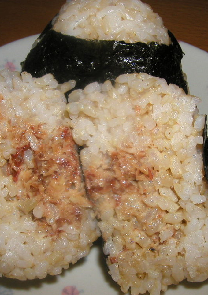 簡単おかかマヨおにぎり-レシピのメイン写真