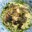 薬味たっぷり、冷やし宇治抹茶ラーメン