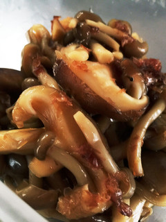 しめじと椎茸の鰹節和え(簡単レシピ)-レシピのメイン写真