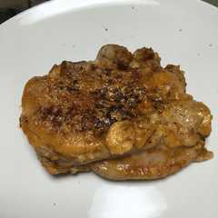 รูปของ 柔らかスパイシーチキンのグリル焼き✨