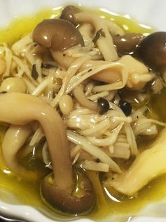 キノコのアヒージョ 簡単便利で美味しい♡-レシピのメイン写真