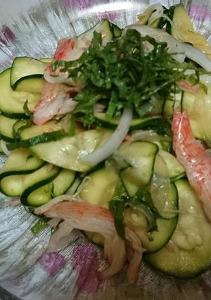 ズッキーニとカニカマの生姜味ポンあえ-レシピのメイン写真