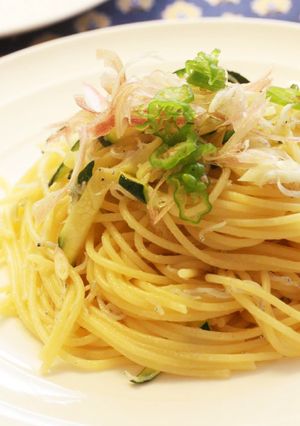 ズッキーニとしらすのペペロンチーノ-レシピのメイン写真