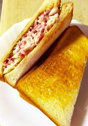 簡単過ぎてごめん！カニカマのサラダサンド-レシピのメイン写真