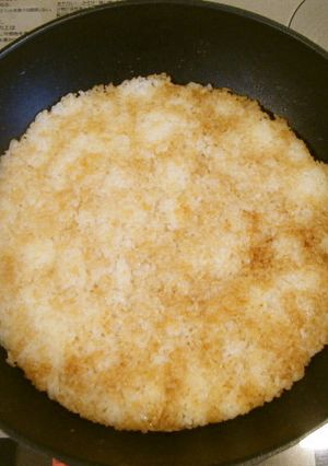 フライパンで大きな焼きおにぎり-レシピのメイン写真