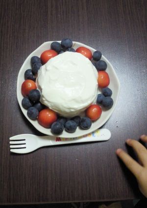 子の誕生日に果物とヨーグルトでケーキ風-レシピのメイン写真